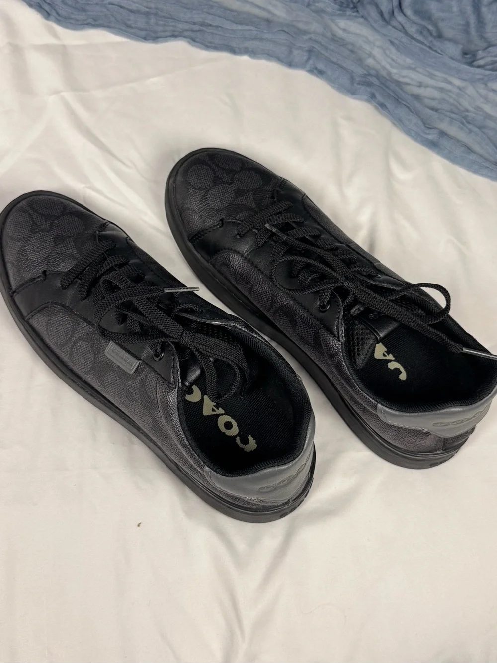 Coach Women’s 8.5 Black Signature Logo Low Top Sneakers Lace Up Shoes - Unisex